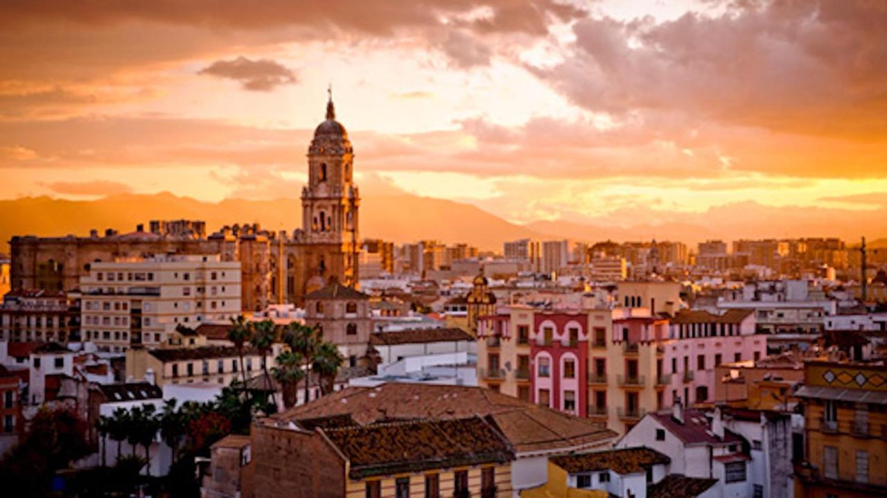 Holidays2Malaga Heredia 3 Bedroom Opposite Malaga Port エクステリア 写真